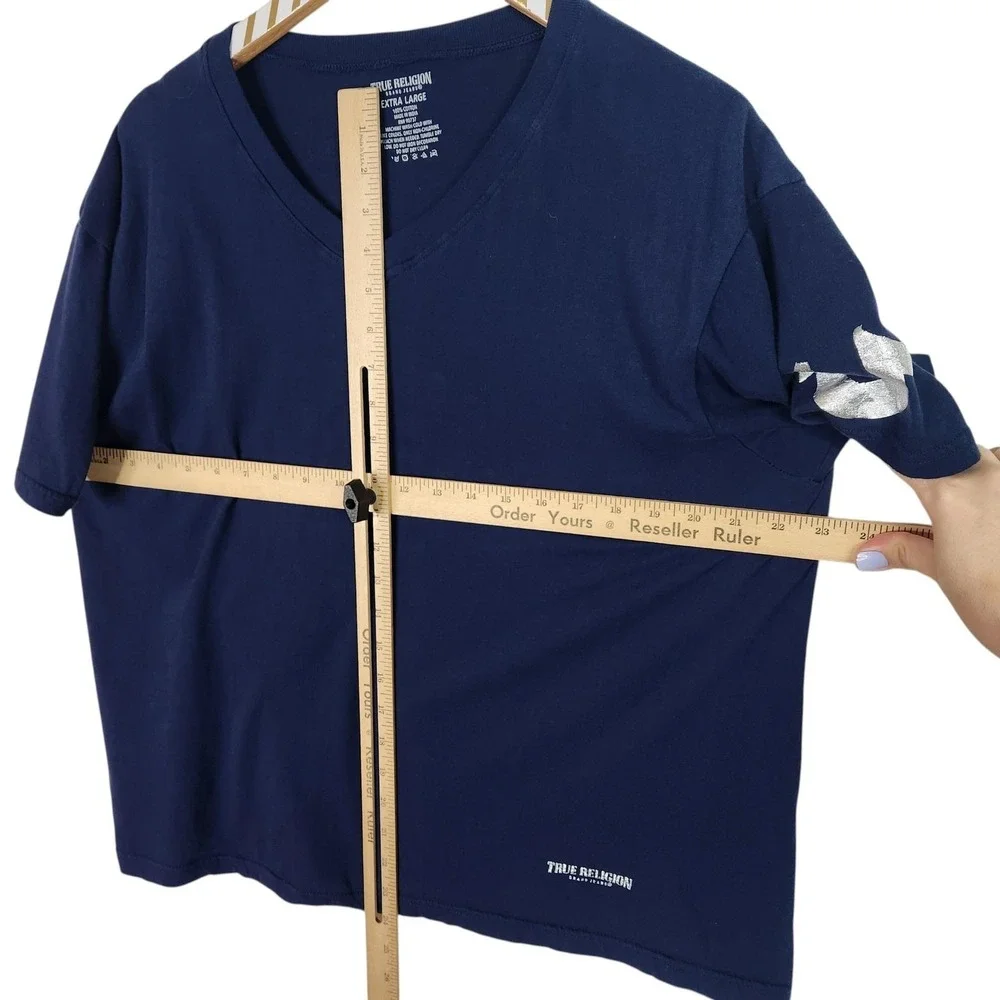 TRUE RELIGION Shirt Mens XL Blue V Neck Horseshoe Logo Cotton Short Sleeve Tee